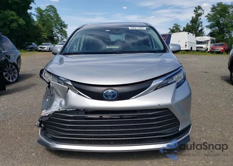 2022 Toyota Sienna Le z USA, uszkodzony, nr VIN 5TDKRKEC4NS116495